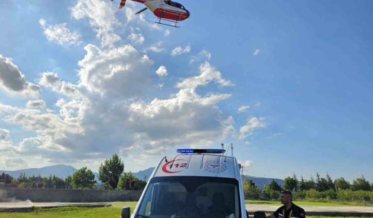 premature-ikizlerden-biri-helikopter-ambulansla-nigdeye-nakledildi-tKA1JTCN.jpg