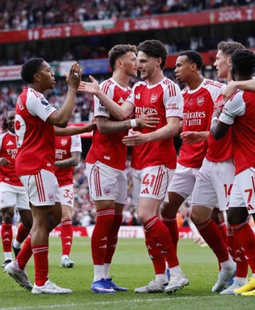 premier-ligde-22-yil-aradan-sonra-sampiyon-arsenal-YYu2Tw9B.jpg