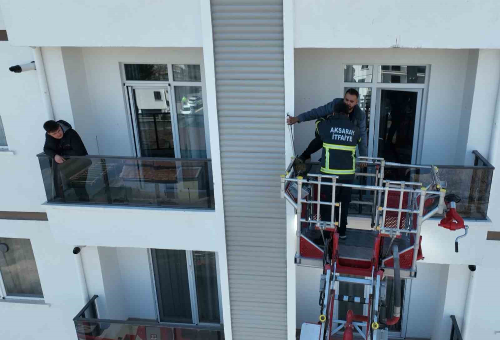 prizde unutulan sarj aleti yangin cikardi 16 kisi hastanelik oldu 0 Ef7IIueS