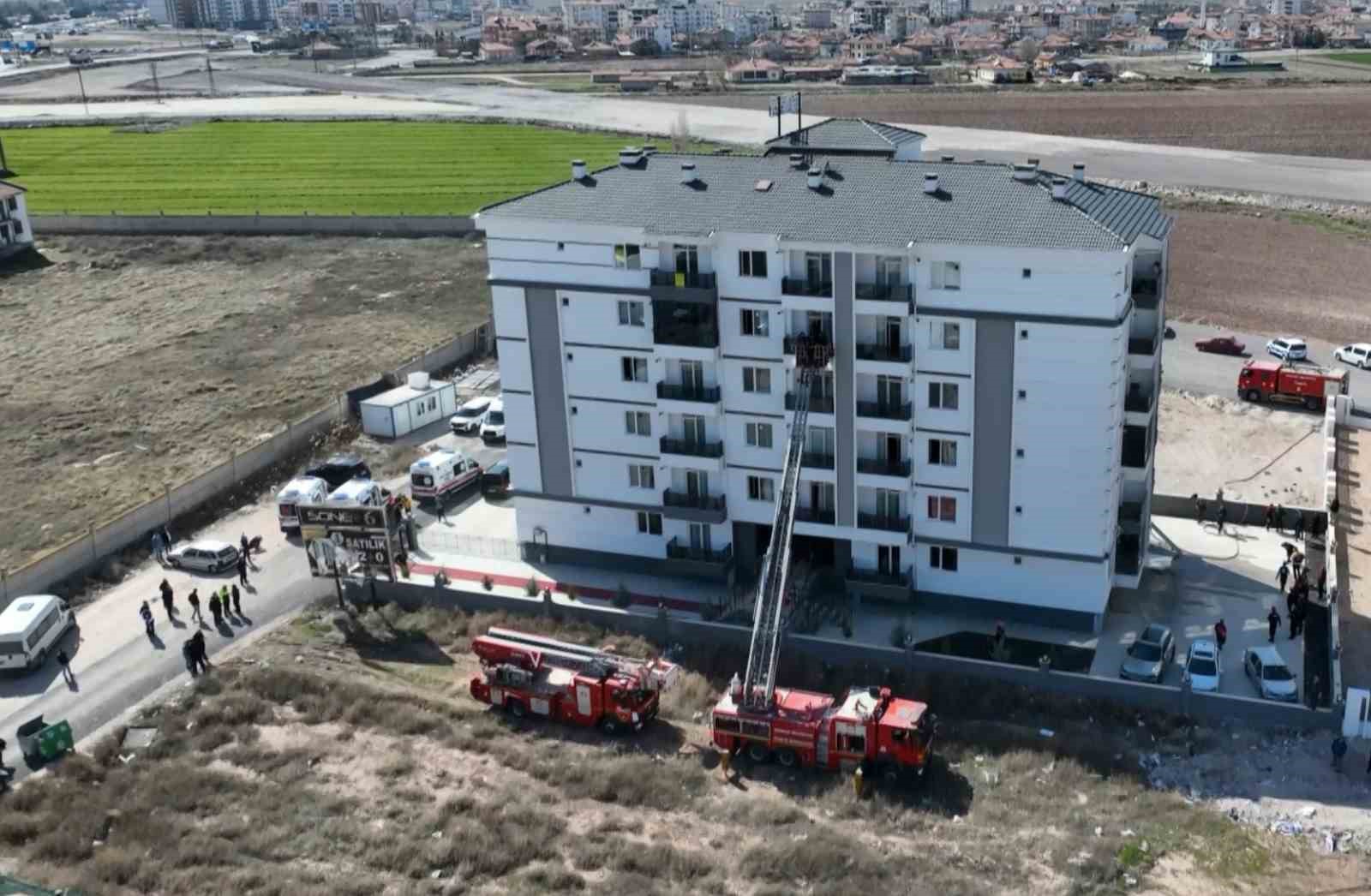 prizde unutulan sarj aleti yangin cikardi 16 kisi hastanelik oldu 12 cpMaamz9