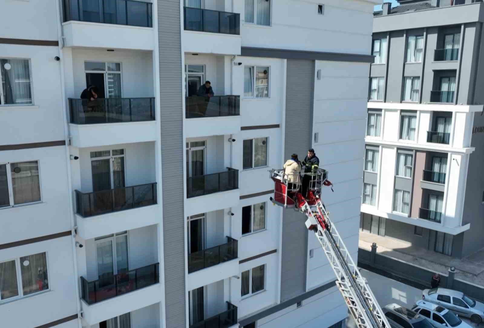 prizde unutulan sarj aleti yangin cikardi 16 kisi hastanelik oldu 9