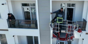 prizde-unutulan-sarj-aleti-yangin-cikardi-16-kisi-hastanelik-oldu-Rq26NurP.jpg