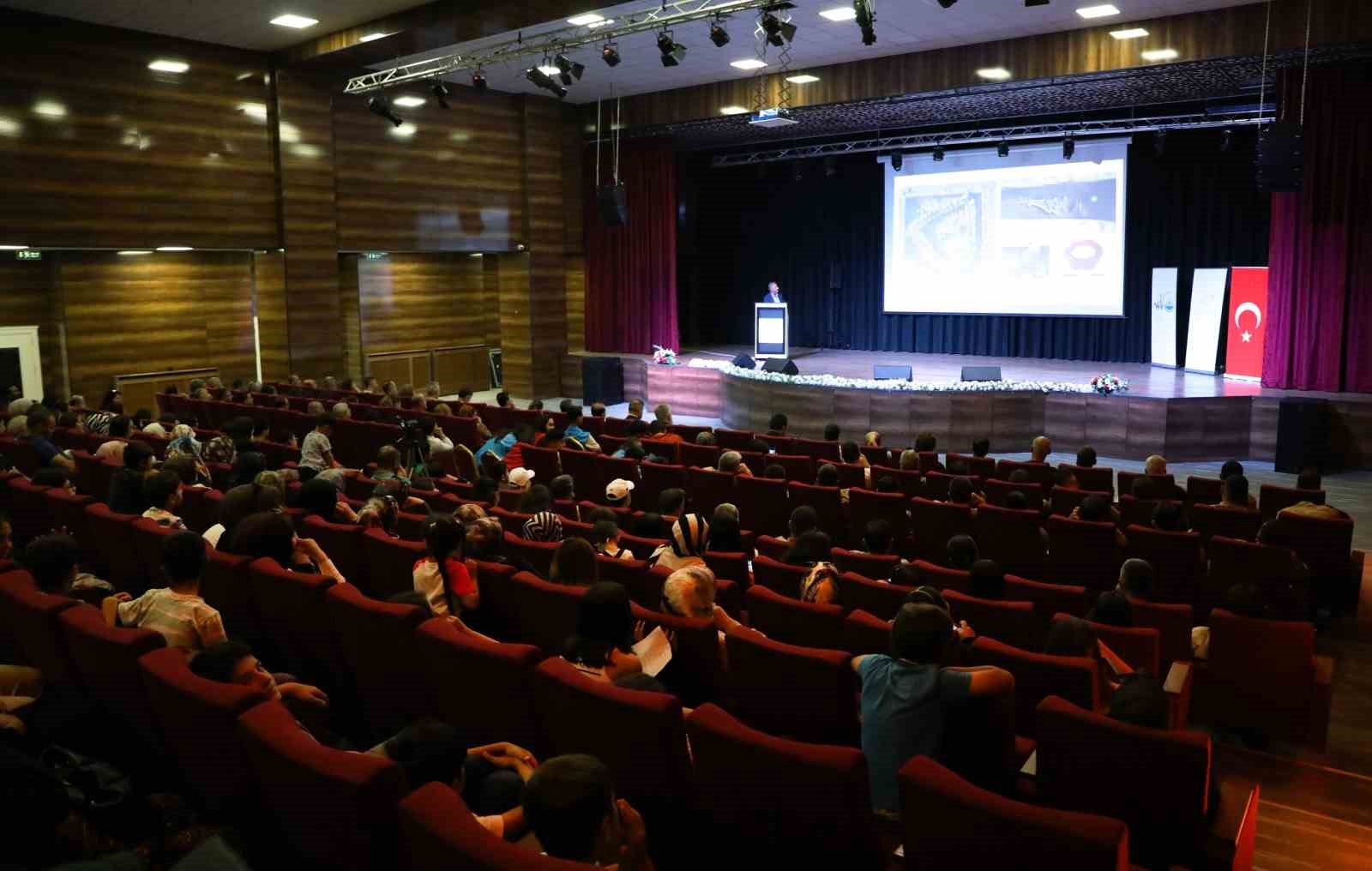 Prof. Dr. Adnan Çevik: "Savaşı tablolarla değil, bizzat içindeymişçesine yaşatacak bir müze planlandı" 6 prof dr adnan cevik savasi tablolarla degil bizzat icindeymiscesine yasatacak bir muze planlandi 2 eA7Af1B5