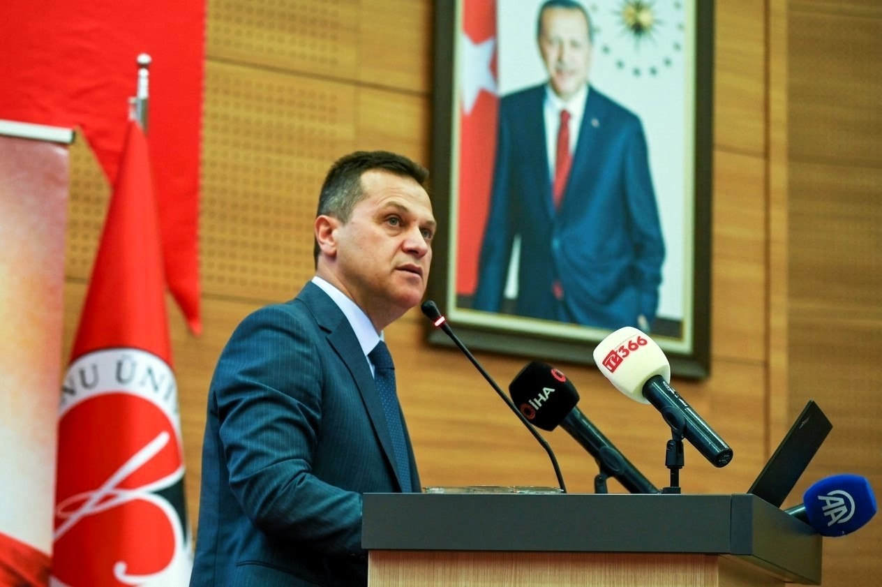Prof. Dr. Ahmet Hamdi Topal: "Akif toplumu etkileyen büyük krizler karşısında cesareti öne çıkarmıştır" 11 prof dr ahmet hamdi topal akif toplumu etkileyen buyuk krizler karsisinda cesareti one cikarmistir BIpjyIwu