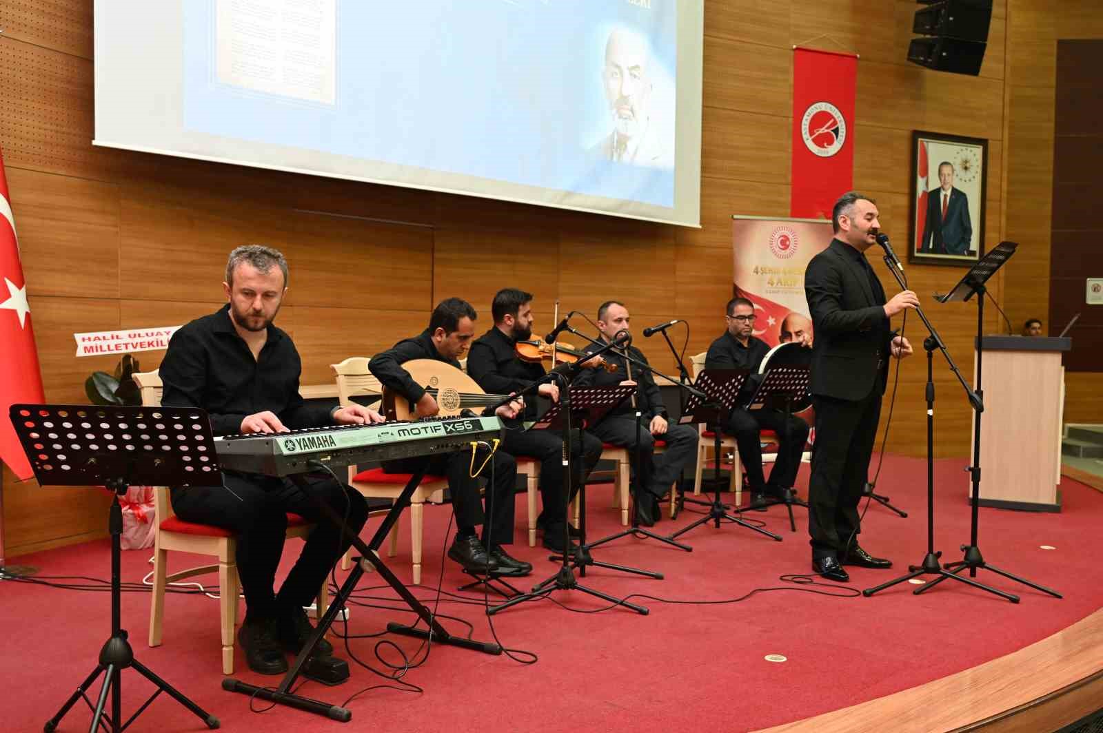 Prof. Dr. Ahmet Hamdi Topal: "Akif toplumu etkileyen büyük krizler karşısında cesareti öne çıkarmıştır" 8 prof dr ahmet hamdi topal akif toplumu etkileyen buyuk krizler karsisinda cesareti one cikarmistir SpZEEPKY