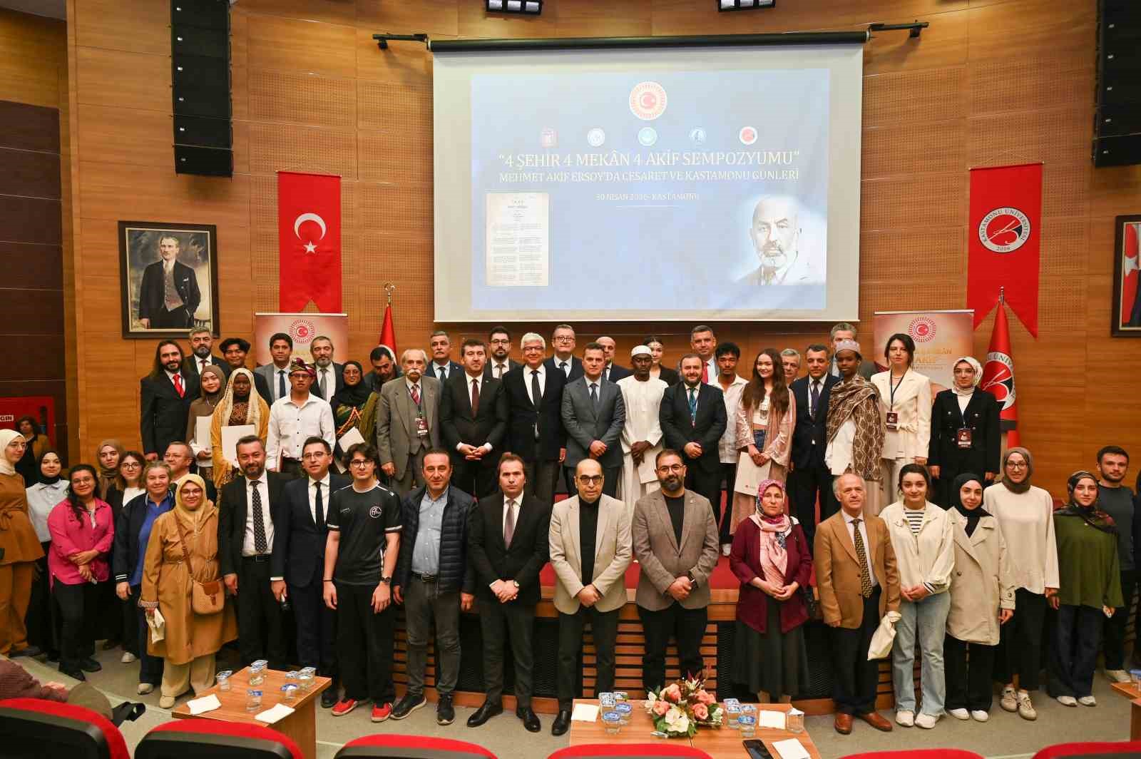 Prof. Dr. Ahmet Hamdi Topal: "Akif toplumu etkileyen büyük krizler karşısında cesareti öne çıkarmıştır" 4 prof dr ahmet hamdi topal akif toplumu etkileyen buyuk krizler karsisinda cesareti one cikarmistir aKIpNWtA