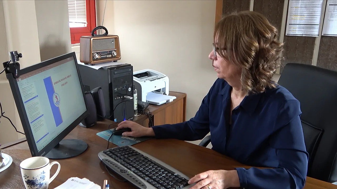 prof dr hatice kumcagizdan sosyal medya uyarisi sosyal medya bicak gibidir 0 gpBDbkDC
