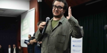 prof-dr-oytun-erbas-sosyal-medya-modern-bir-eroindir-TdPRwAW8.jpg