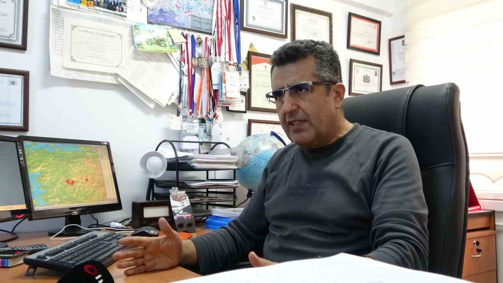 Prof. Dr. Şahin uyardı: "Eğirdir Gölü’nün hızla çekilmesi ilçeyi felakete sürüklüyor" 6 prof dr sahin uyardi egirdir golunun hizla cekilmesi ilceyi felakete surukluyor 2 bWkypPWJ