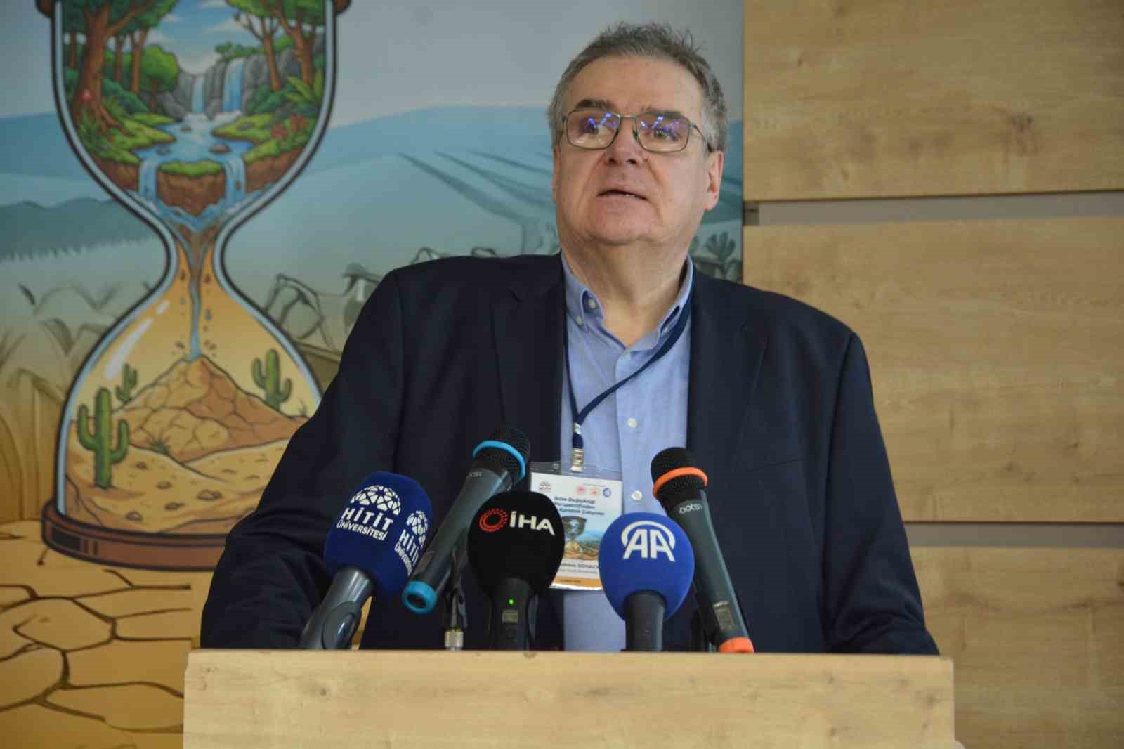 prof dr scachner anadolu her zaman iklimin oynakligina maruz kalan bir bolge olmustur 0 rvPCdTE9