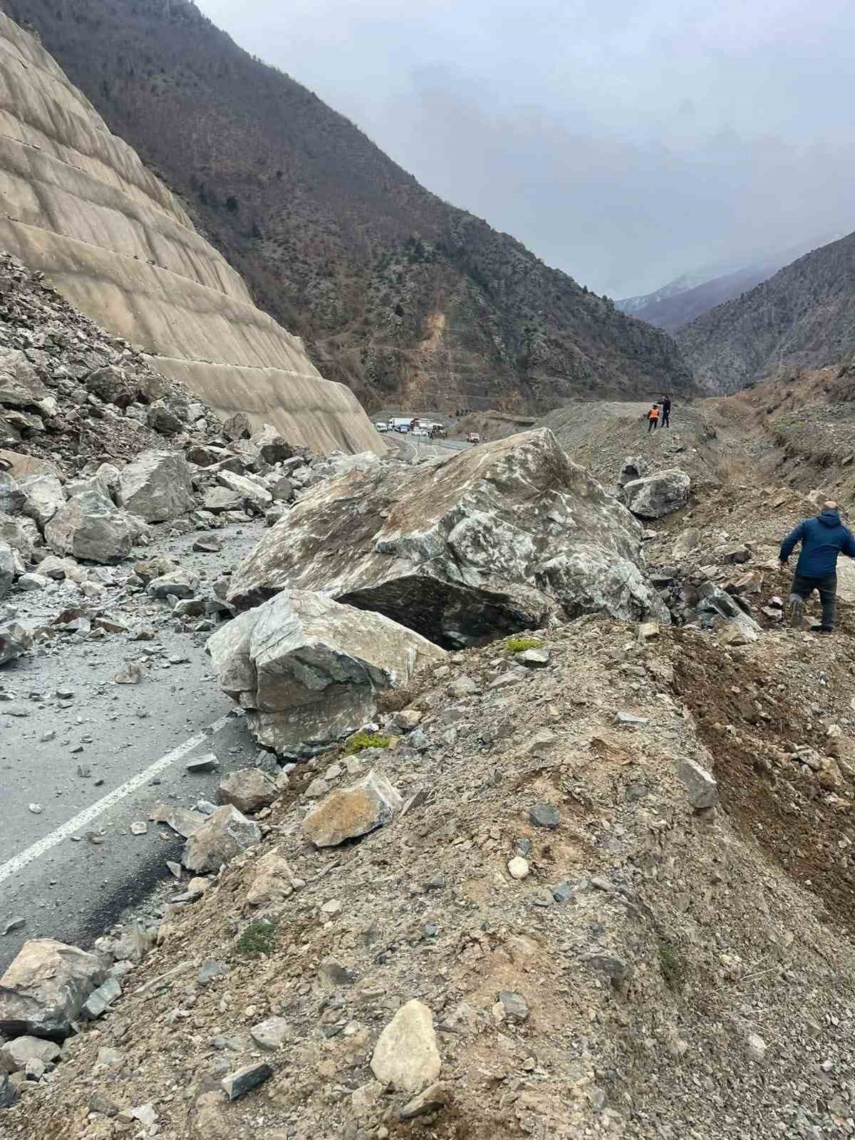 prof dr selcuk alemdag dogu karadenizde yanlis yol planlamasi ve yer secimi heyelan ve RPPranLX
