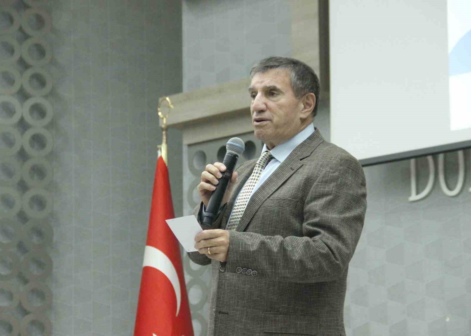 prof dr ustun dokmen izmirde ailelerle bulustu 2 FDa1k2CZ