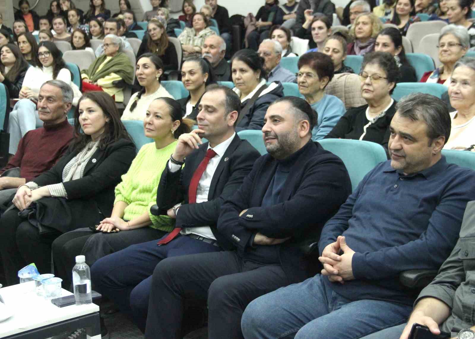 prof dr ustun dokmen izmirde ailelerle bulustu 4