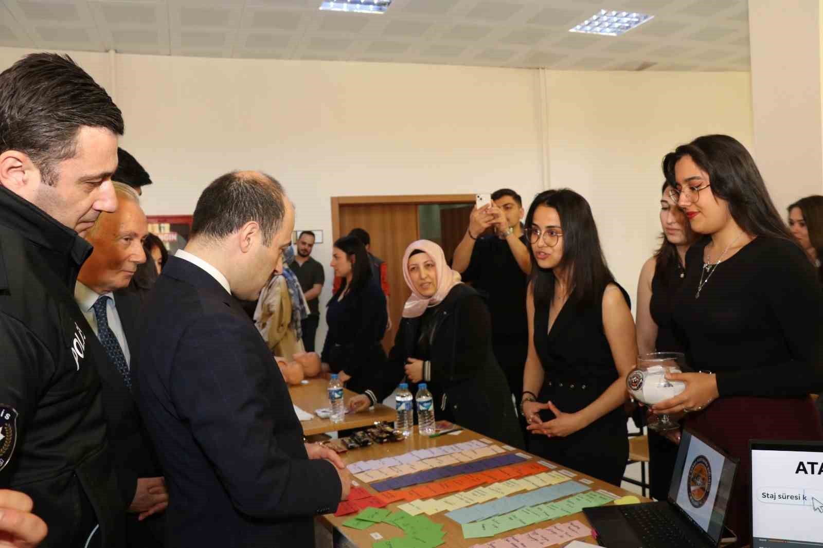 proje zirvesine yogun ilgi 1 I9qrgrmr