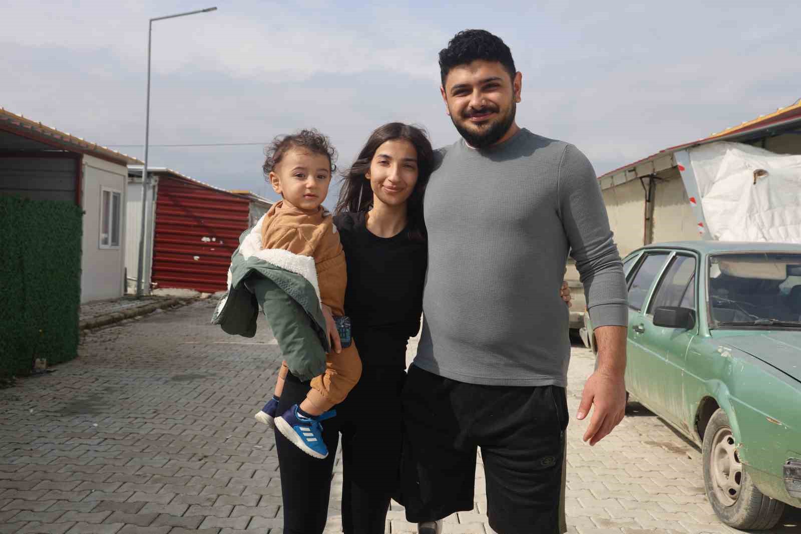 Protez bacaklarıyla yeniden yaşama tutunan depremzede Emre, yuva kurup evlat sahibi oldu 9 protez bacaklariyla yeniden yasama tutunan depremzede emre yuva kurup evlat sahibi oldu 5 jBL3zyWk