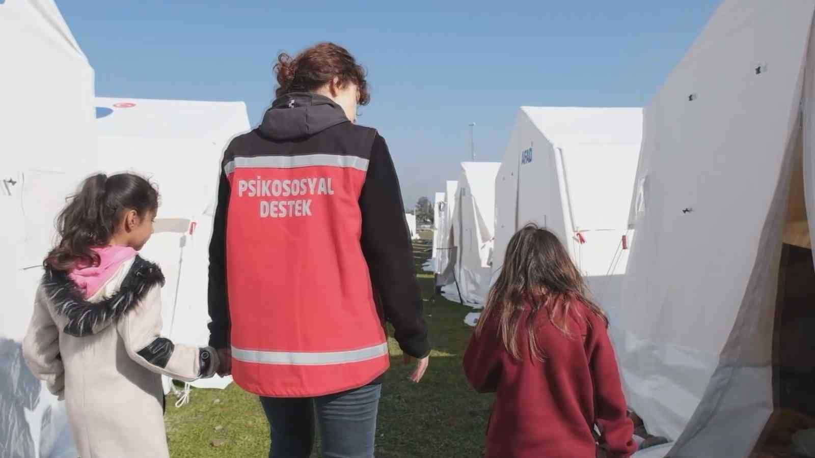 psikososyal destek ekipleri sifirinci dakikadan itibaren vatandasin yaninda 0 KMzLp1Os
