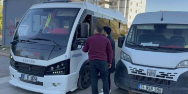 ptt-kargo-araci-ile-dolmus-soforunun-trafik-tartismasi-darpla-bitti-4UuU3DEq.jpg
