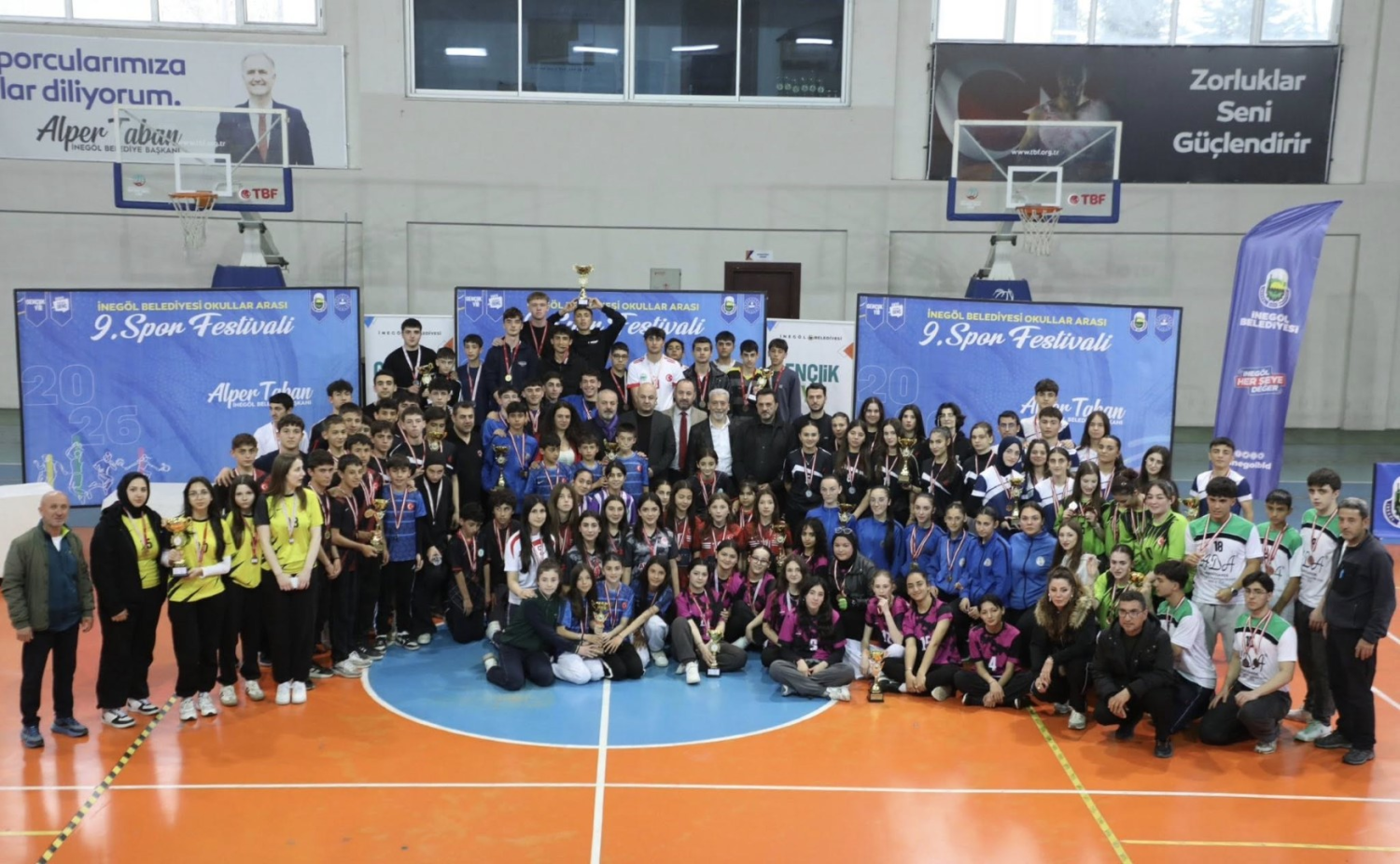 Puanlı atletizmde kupalar sahiplerini buldu 5 puanli atletizmde kupalar sahiplerini buldu 1 yyKOhclR