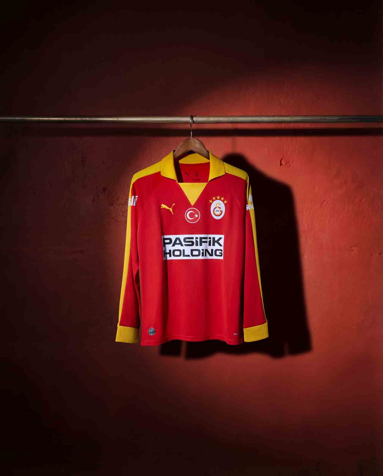 Puma’dan Galatasaray’a retro tasarım 5 pumadan galatasaraya retro tasarim 1 2aQf6iOC