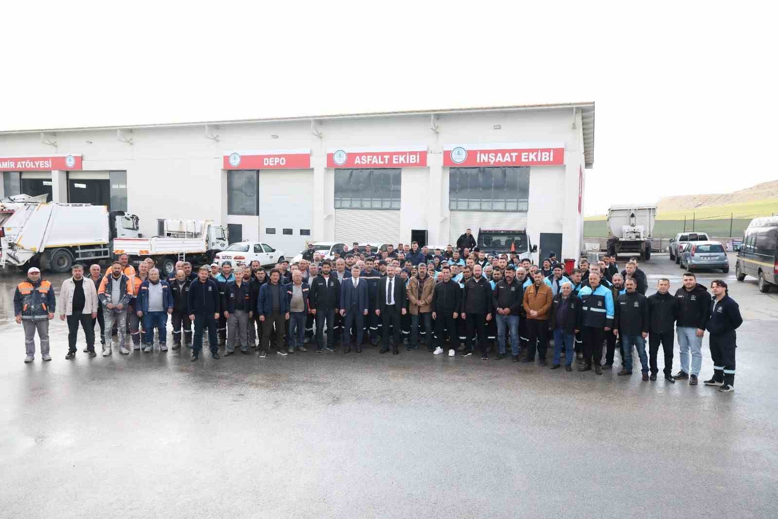 pursaklar belediye baskani cetin personelle bayramlasti 3