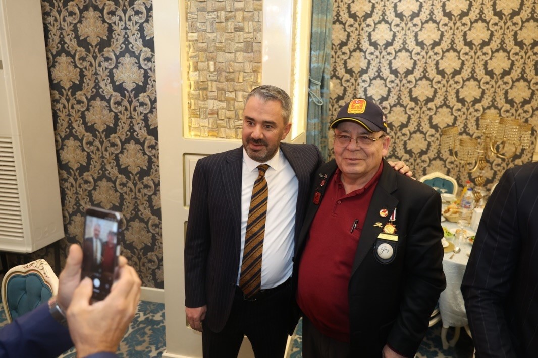 pursaklar belediye baskani cetin sehit aileleri ve gazilerle iftar sofrasinda bulustu 2