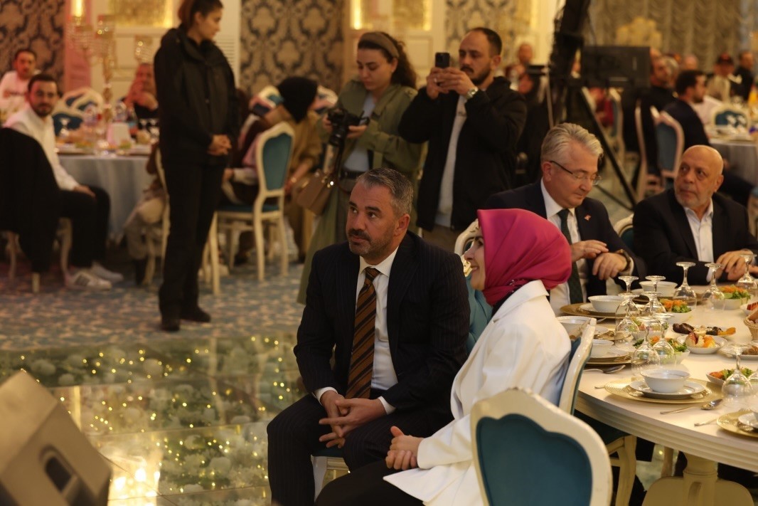 pursaklar belediye baskani cetin sehit aileleri ve gazilerle iftar sofrasinda bulustu 3