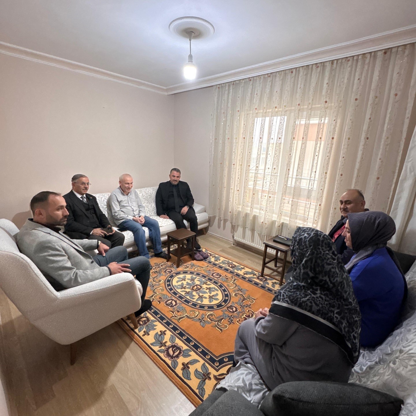 pursaklar belediye baskani cetinden hastalara ziyaret 1 bmFkq75n
