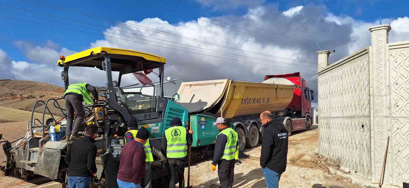 pursaklar belediyesi konforlu yollar icin calismalara hiz kesmeden devam ediyor 4 GYK8wT9K