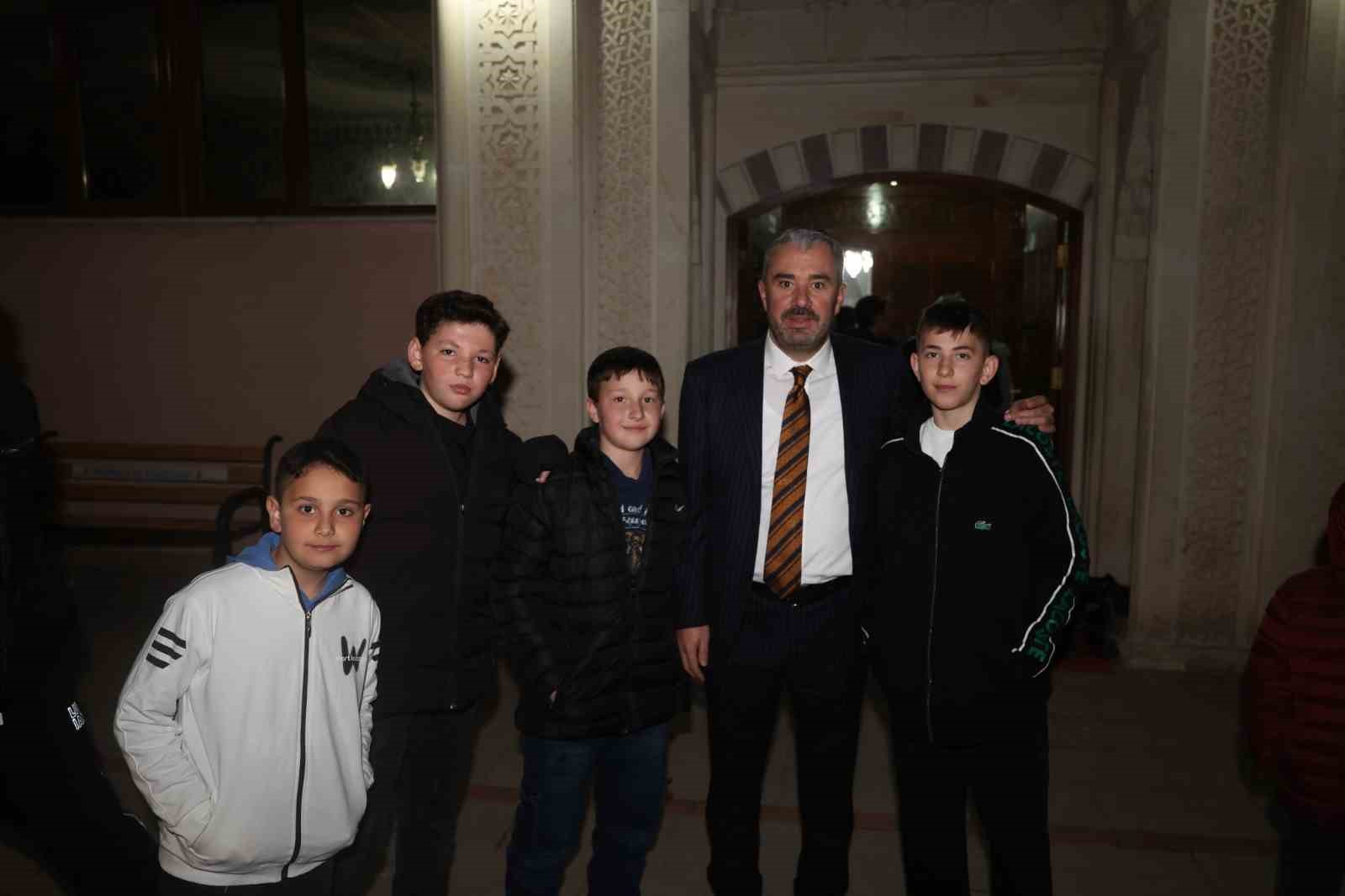 pursaklar belediyesinden kadir gecesinde gonulleri isitan surpriz 2 TjR5OOr5