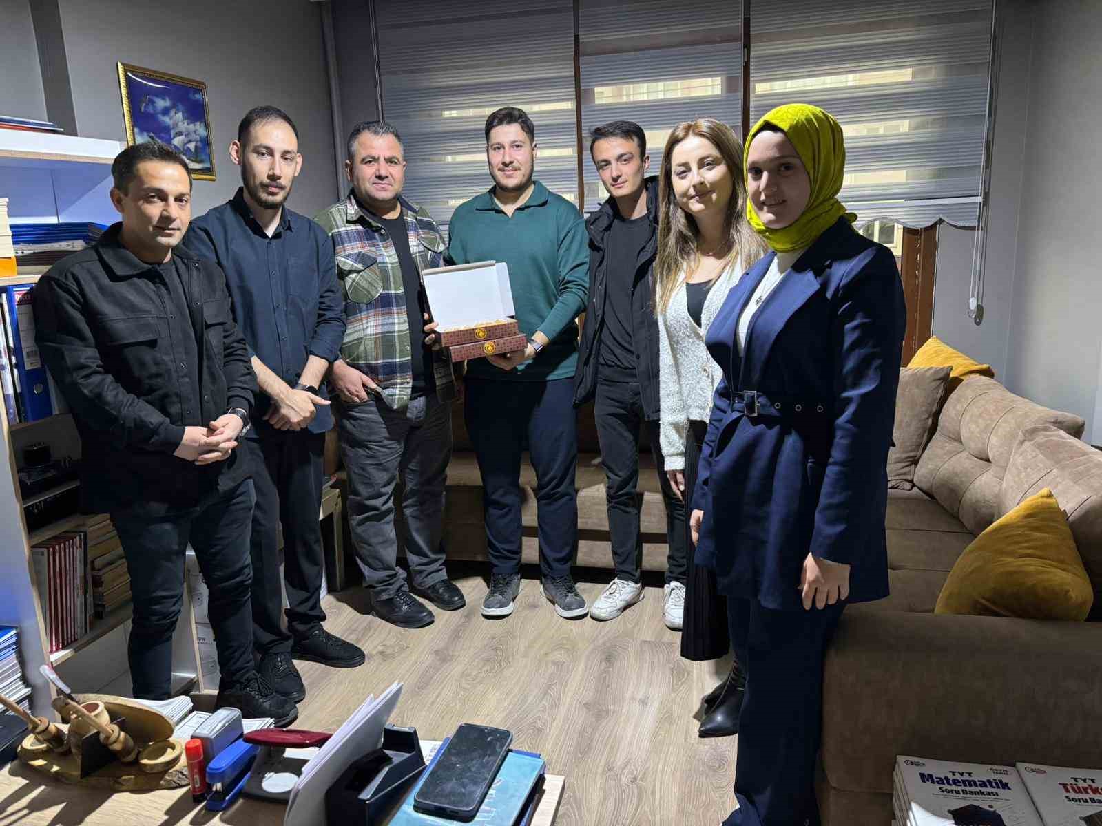 pursaklar belediyesinden ogretmenlere tatli surprizi 4