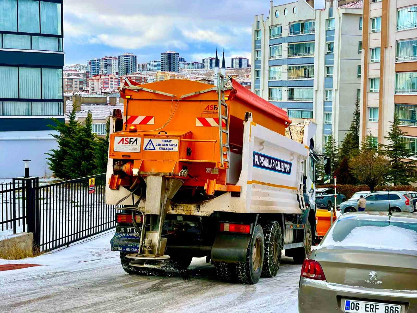 Pursaklar’da kar yağışıyla birlikte tüm ekipler sahada 5 pursaklarda kar yagisiyla birlikte tum ekipler sahada 1 g6mkYc53