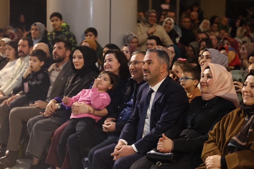 pursaklarda ramazan etkinlikleri fadil aydinin konseriyle noktalandi 2 ly7cAdrz