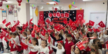 pursaklarin-nezaket-okullarinda-cumhuriyet-bayrami-coskusu-WhhfNkEL.jpg