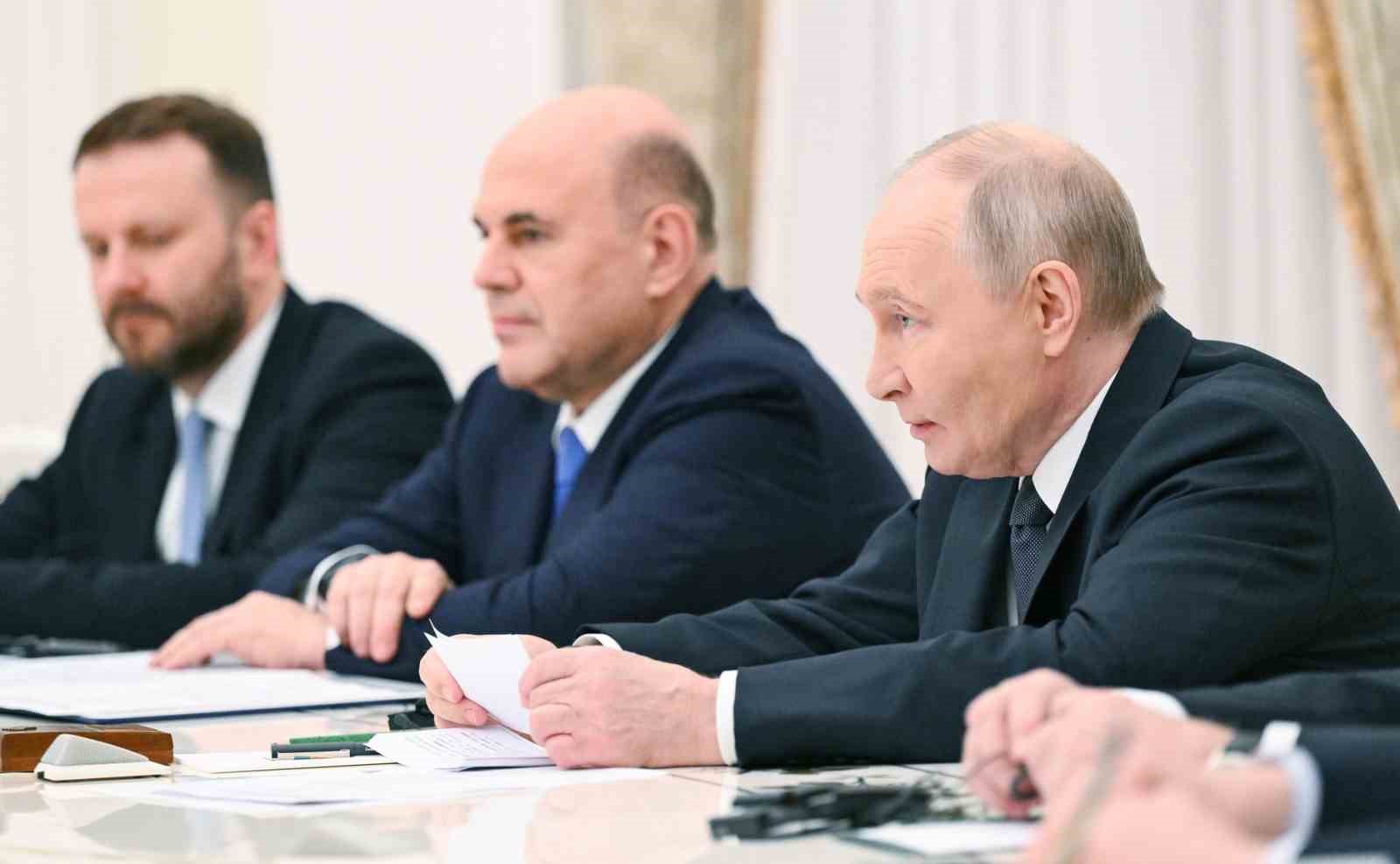putin cin basbakani li ile bir araya geldi 1 SDzJcpVR