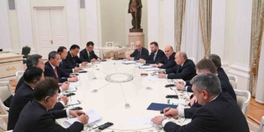 putin-cin-basbakani-li-ile-bir-araya-geldi-sXU1jtvH.jpg