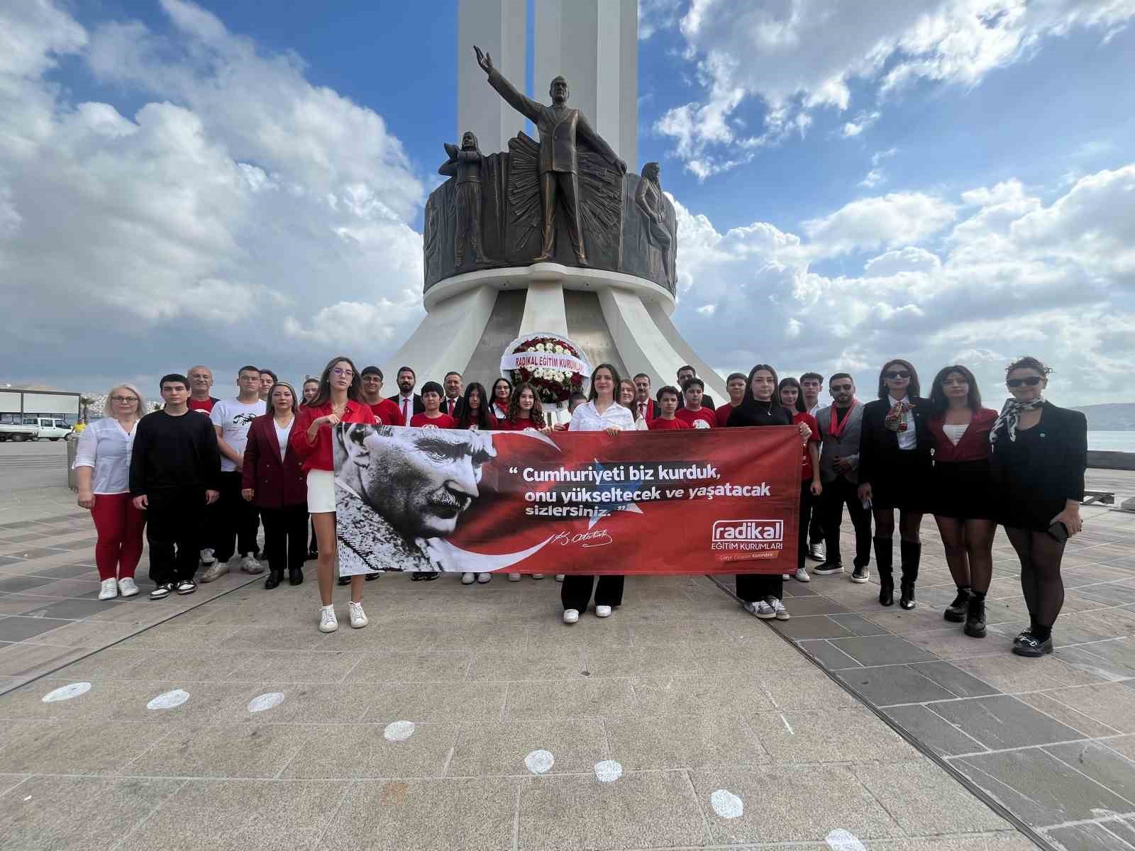 radikal egitim kurumlarinda cumhuriyet bayrami coskusu 1 9s8vwgjs