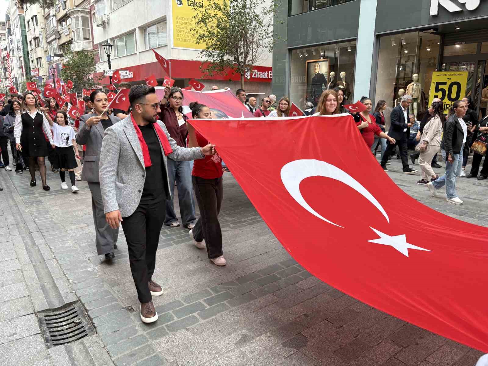 radikal egitim kurumlarinda cumhuriyet bayrami coskusu 6 p3CCcwl1