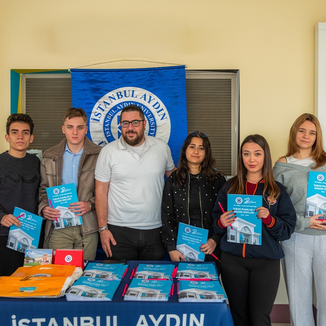 radikal okullarinda kariyer gunleri etkinligi duzenlendi 4 fkmeEZM5