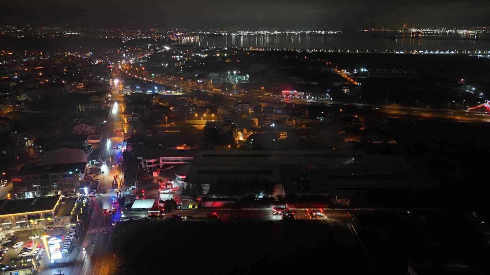 raf imalati yapilan fabrika alevlere teslim oldu 0 f75B44Z3