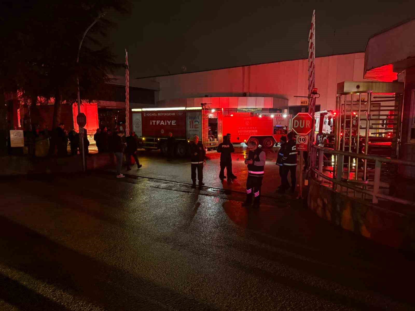 raf imalati yapilan fabrika alevlere teslim oldu 1