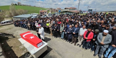 rahatsizlanarak-hayatini-kaybeden-kursiyer-jandarma-topraga-verildi-zgbc9tYy.jpg