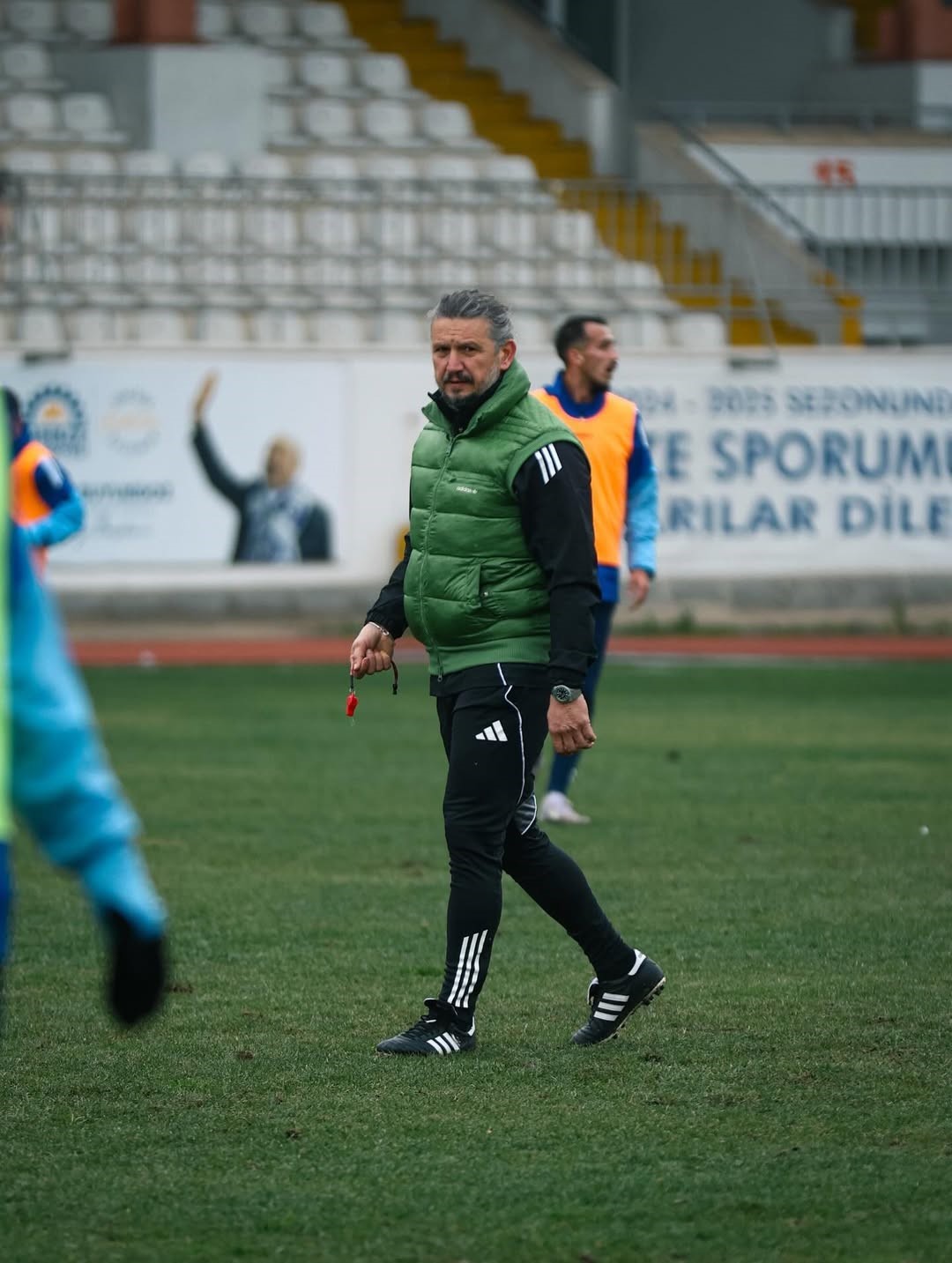 rakip maca cikmayinca kendi aralarinda cift kale mac yaptilar 2 hakbL6Ny