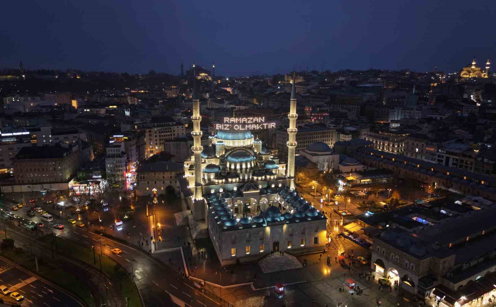 ramazan ayinin mujdecisi mahyalar yanmaya basladi 11 QGB4cz1W