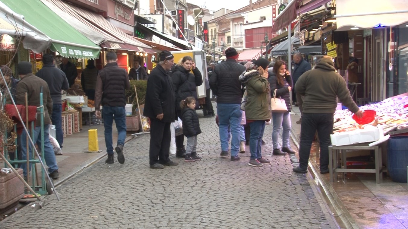 ramazan ayinin yaklasmasiyla hurma ve helva satislari yogunlasti 3 2YkL5gAN