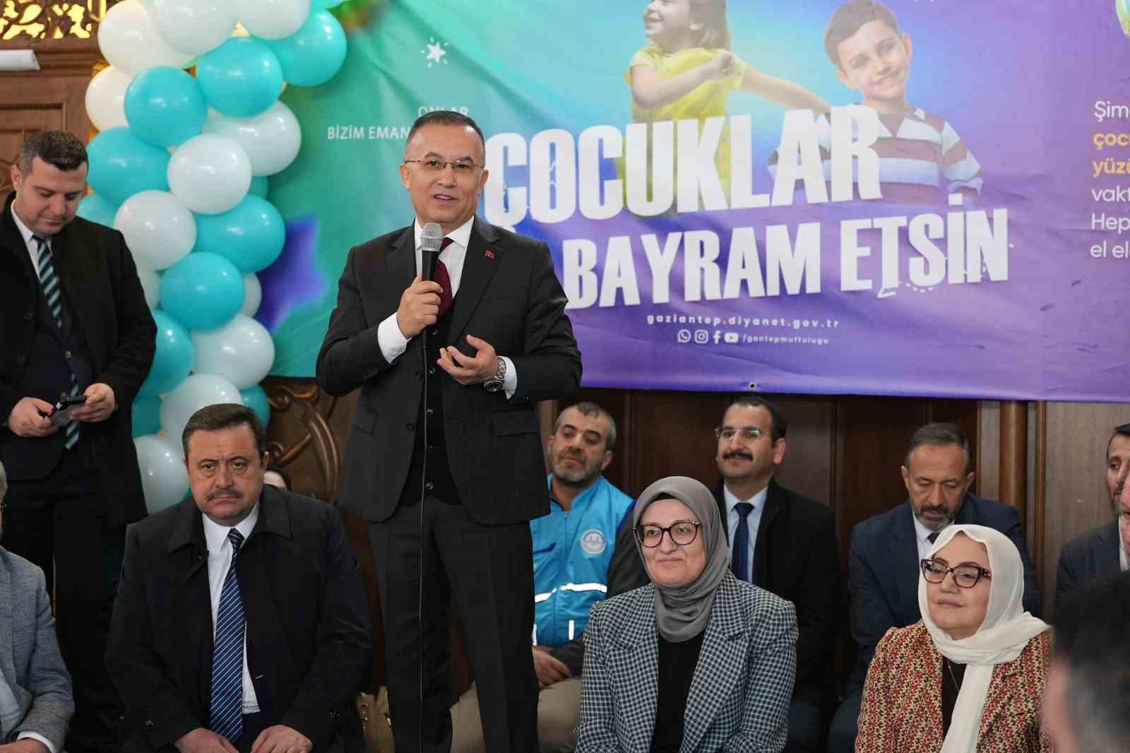 ramazan bayrami oncesi yetim cocuklarin yuzleri gulduruldu 6 PNsbtI7m