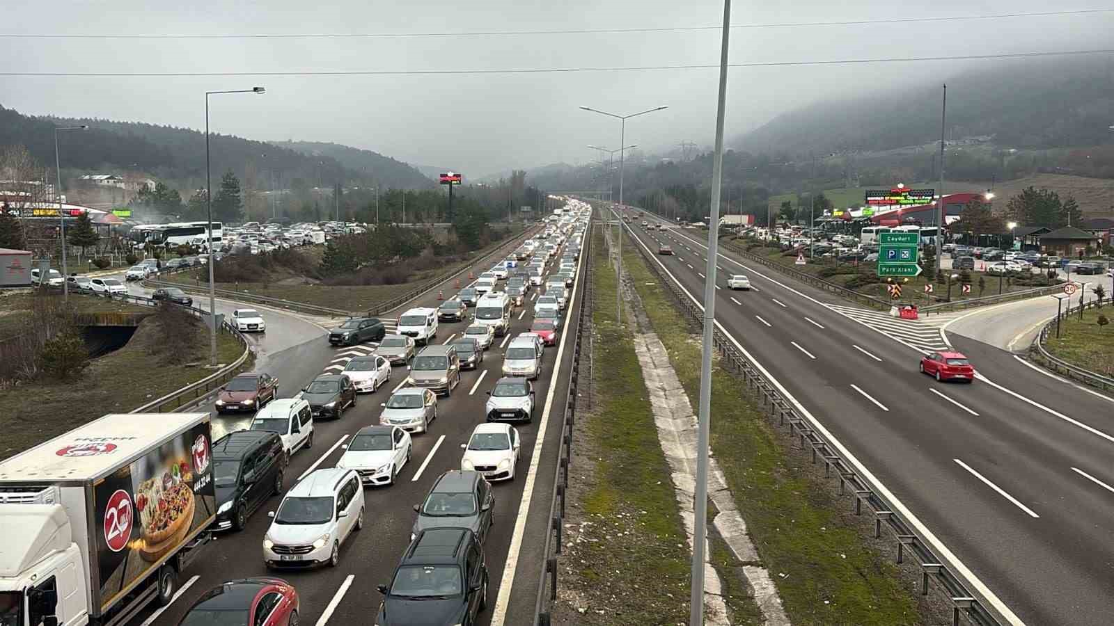 Ramazan Bayramı’nda Bolu’dan 331 bin araç geçiş yaptı 7 ramazan bayraminda boludan 331 bin arac gecis yapti 3 ijShEW4S
