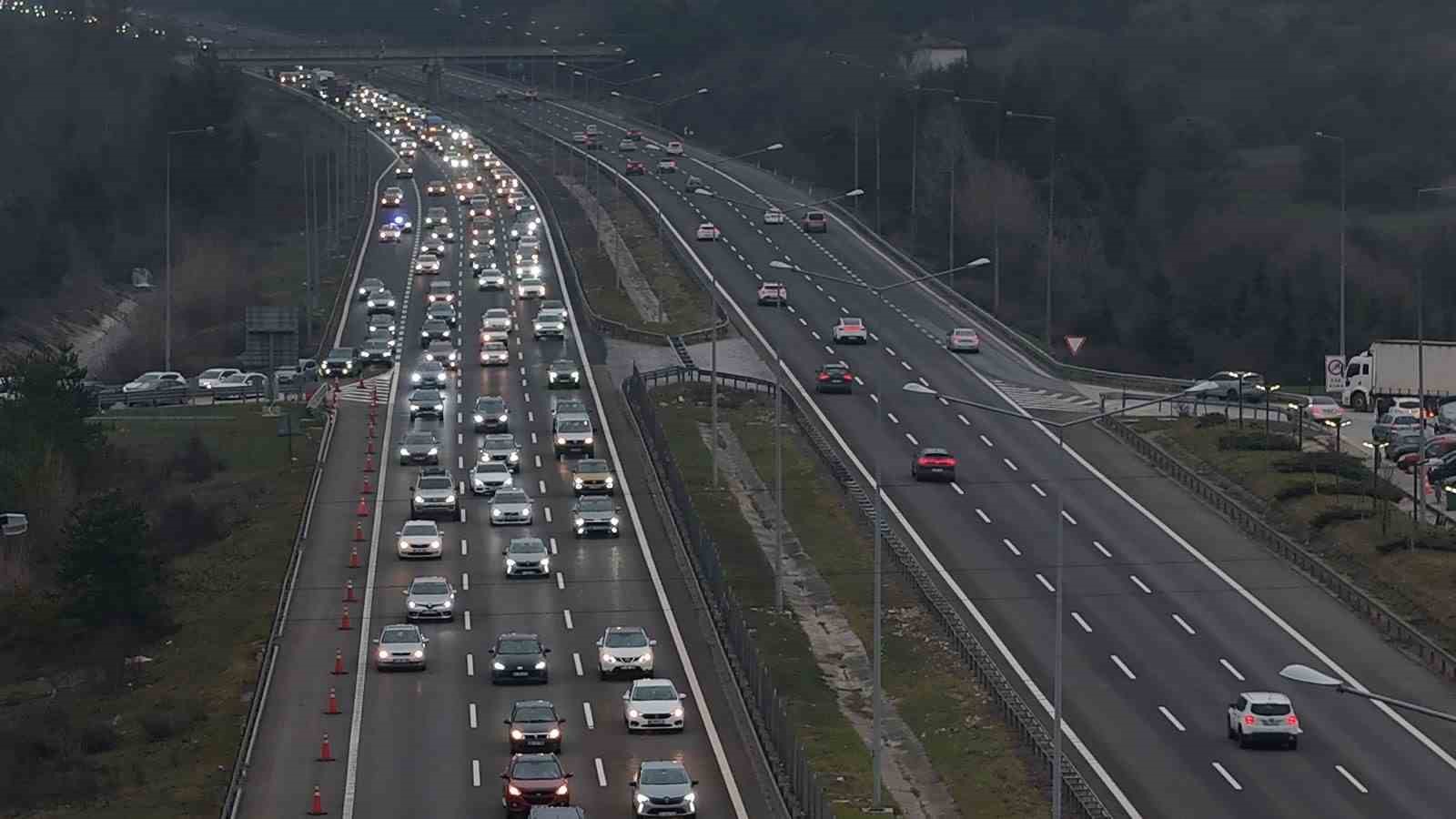 Ramazan Bayramı’nda Bolu’dan 331 bin araç geçiş yaptı 8 ramazan bayraminda boludan 331 bin arac gecis yapti 4 M6fg1znw
