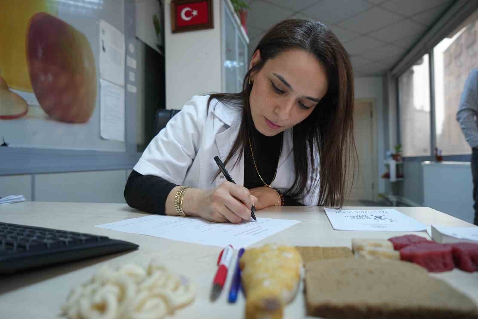 ramazanda en sik yapilan 3 beslenme hatasi yetersiz su sahur yapmama ve hizli iftar Gv9S17dR