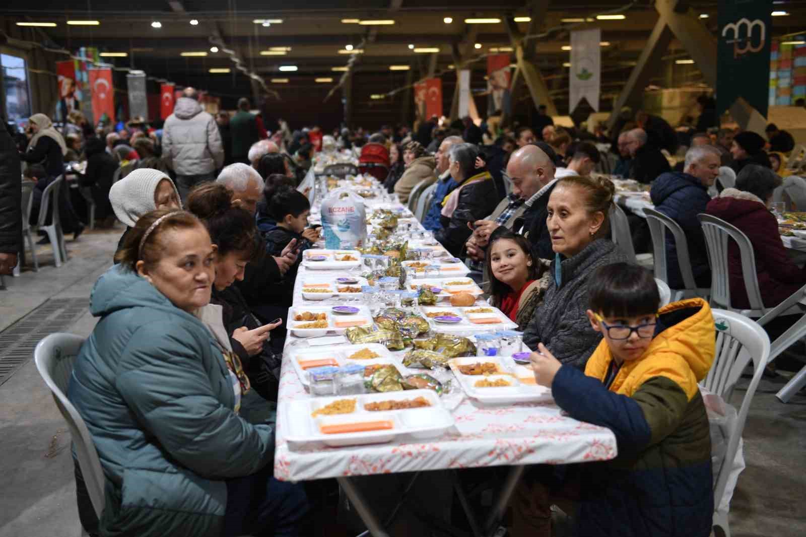 ramazanin bereketi 1050 konutlarda paylasildi 0 zjFgL4Bk