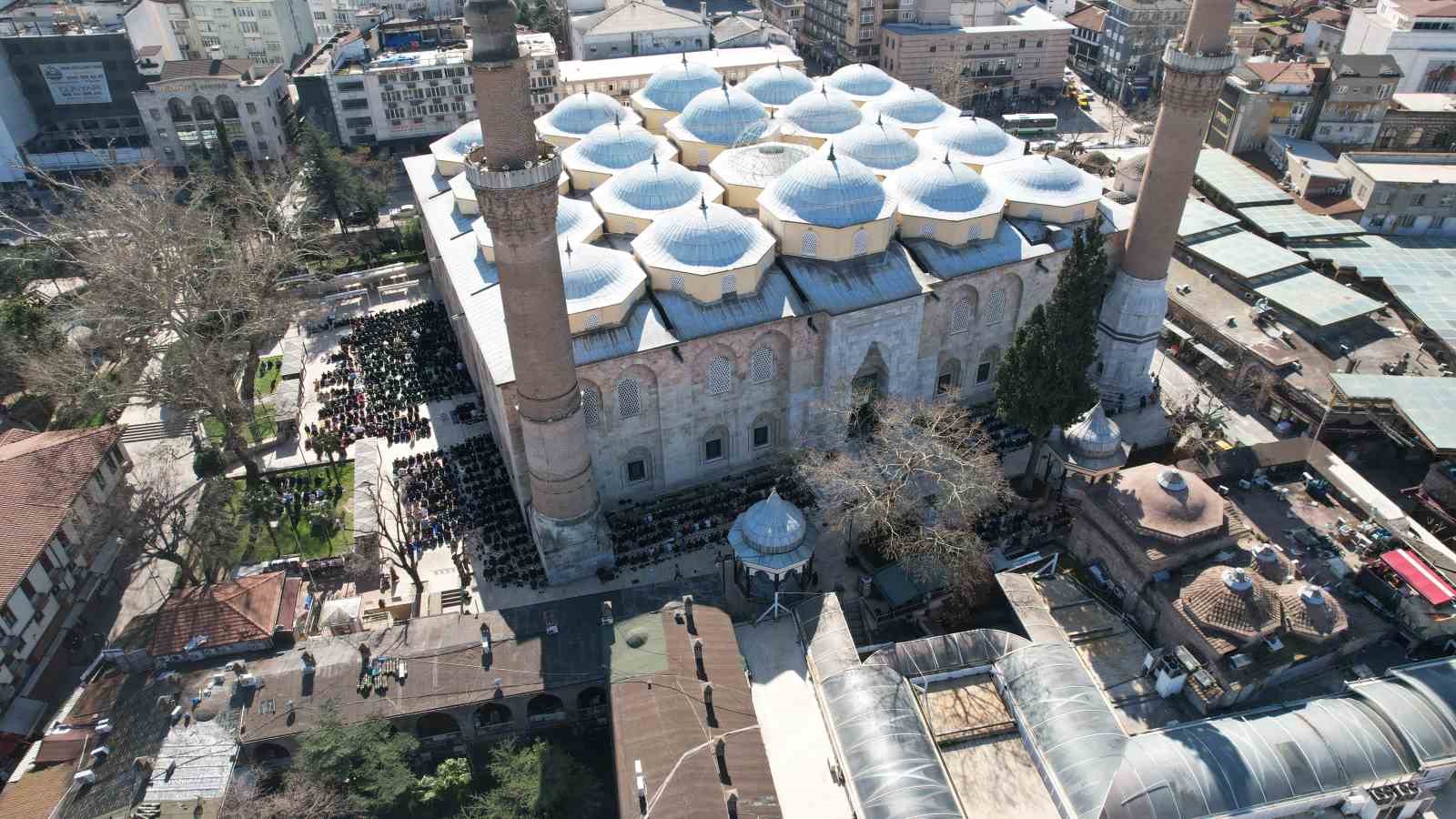 ramazanin ilk cumasi ulucami doldu tasti 4 nIjZ88gq